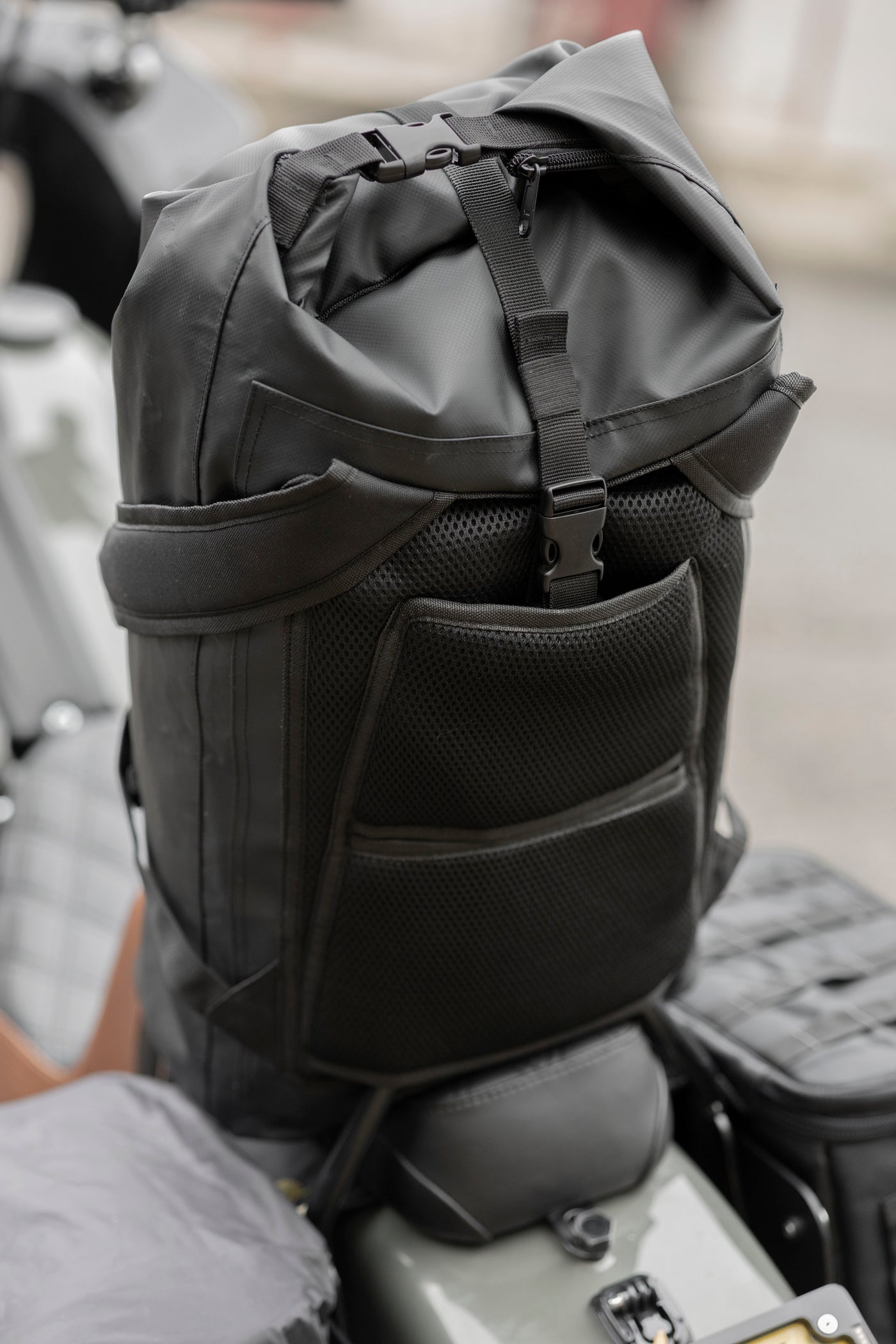 ENDURE SISSYBAR BACKPACK - WATERPROOF